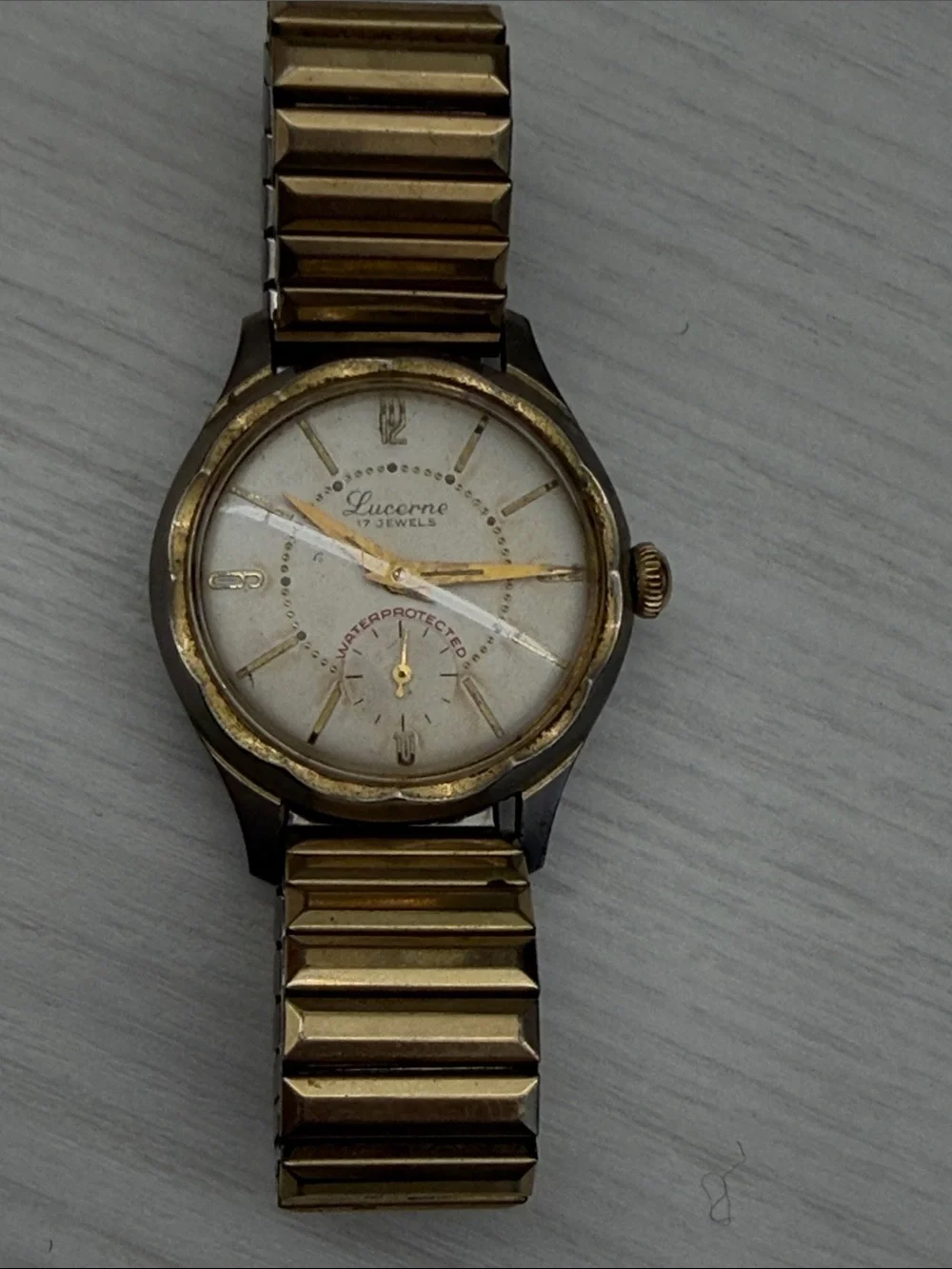 Vintage Lucerne 17 Jewel Gold-Tone Wristwatch with White Dial